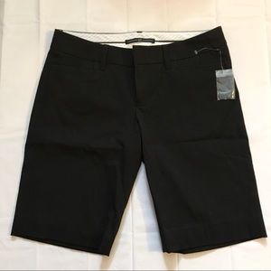 Final $ Drop Gap Bermuda length shorts. Size 6